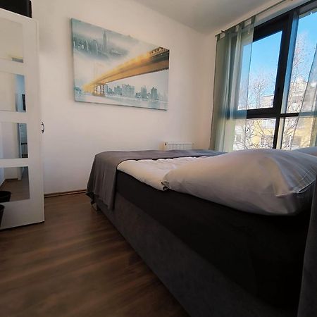 Pretty Apartment Next To Metro Station Wien Exteriör bild